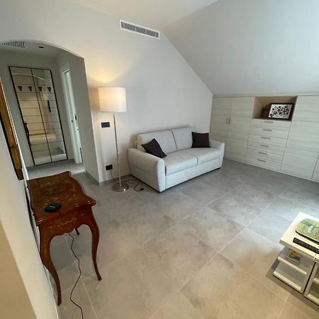 Casa Al Mare Apartment Bordighera Bagian luar foto