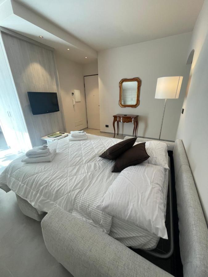 Casa Al Mare Apartment Bordighera Bagian luar foto