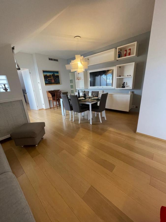 Casa Al Mare Apartment Bordighera Bagian luar foto