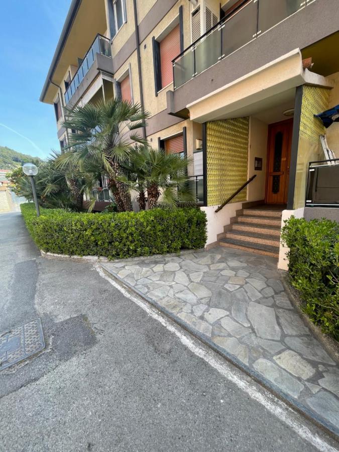 Casa Al Mare Apartment Bordighera Bagian luar foto