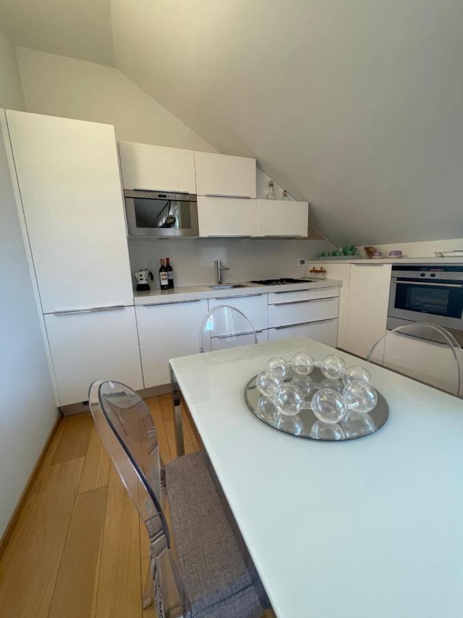 Casa Al Mare Apartment Bordighera Bagian luar foto